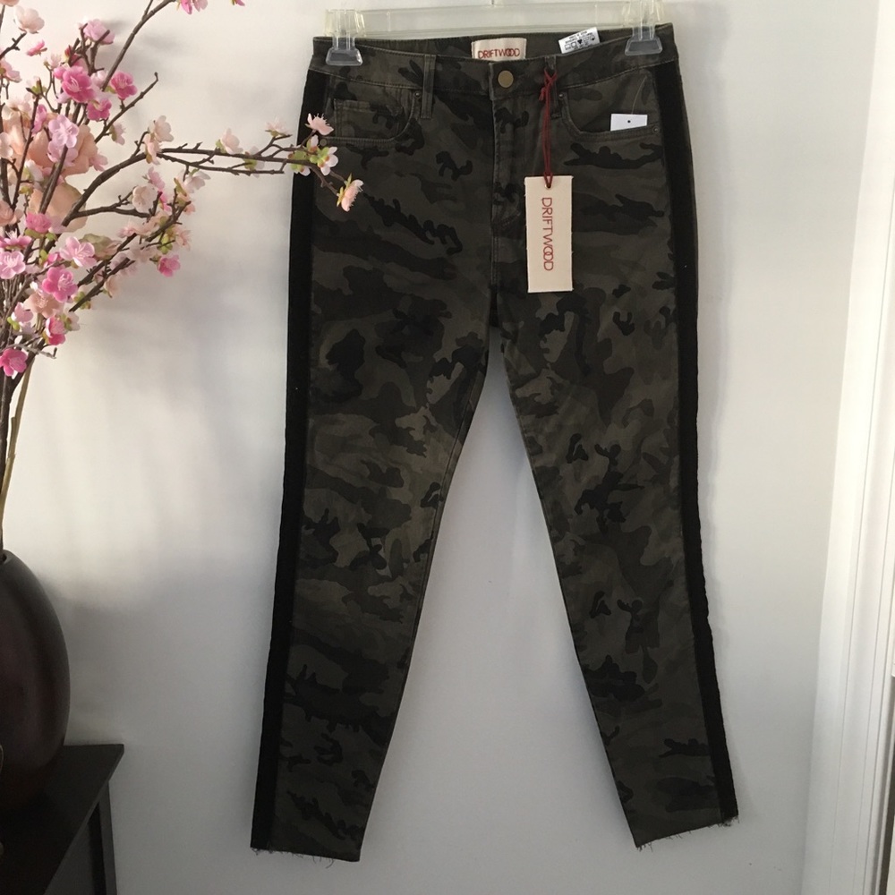 Driftwood Jackie Camo Jeans Waist 27 Length 28